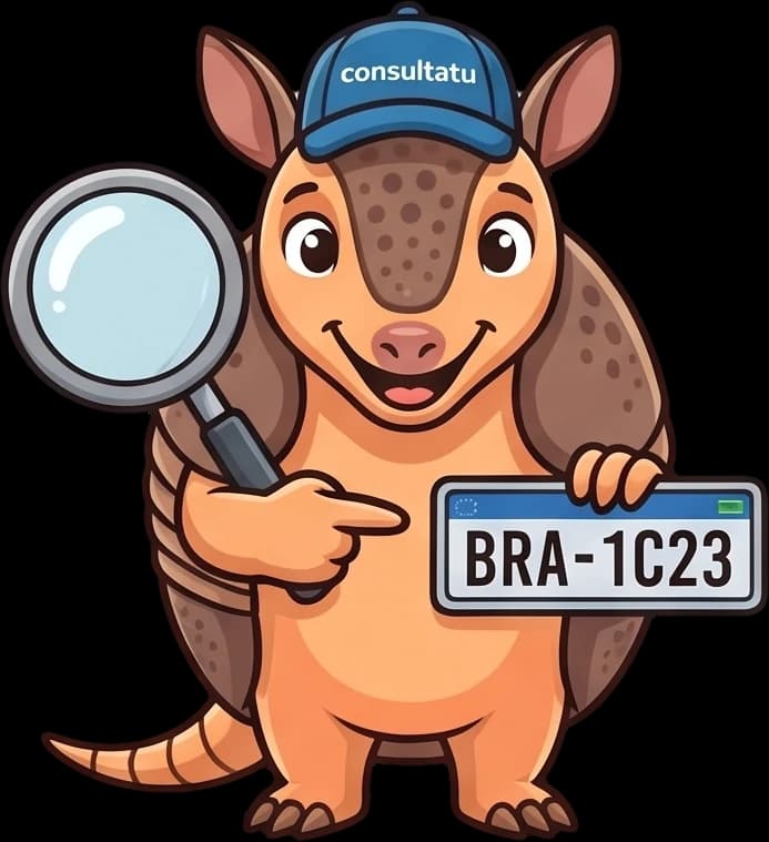 Consultatu, o tatu-bola mascote, segurando uma lupa e apontando para uma placa de veículo